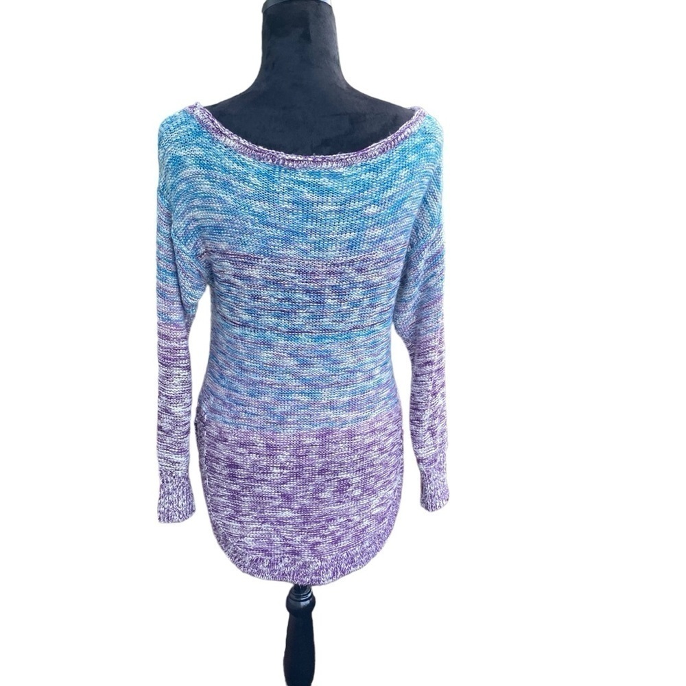 New York And Company Ladies Tunic Boat Neck Sweater Round Hem Colorful Medium